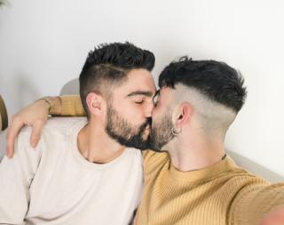 Photo gay couple in love
